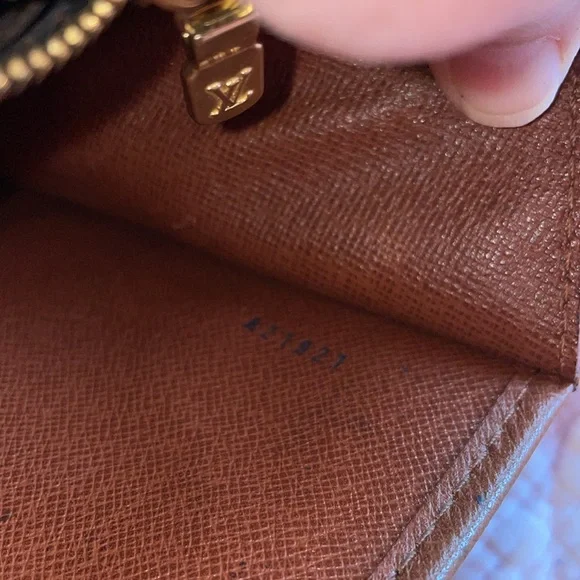 Louis Vuitton Bordeaux Clutch - Picture 7 of 7